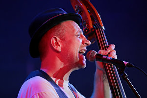 Billy’s Band frontman Billy Novik performing at the Koktebel Jazz Party