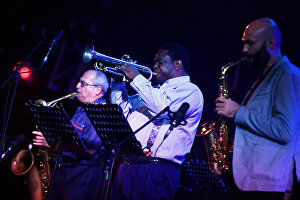 Musician Rodney Green (center) with Yakov Okun’s jazz band at the 17th Koktebel Jazz Party international music festival